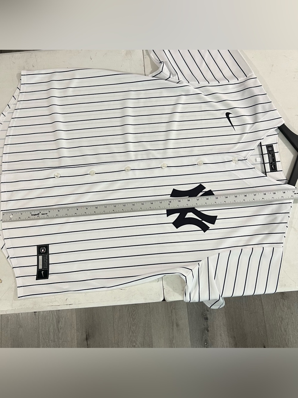 New York Yankees Baseball Jersey Mens XL White Pinstripes Nike MLB - Picture 7 of 7